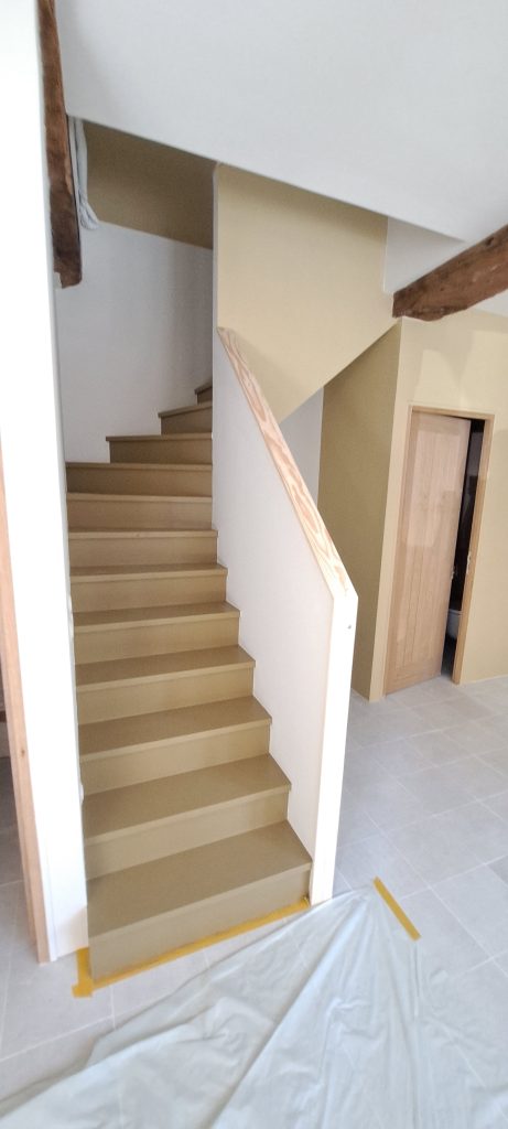 Installation de escalier bois sur mesure à Saint-Valery-en-Caux